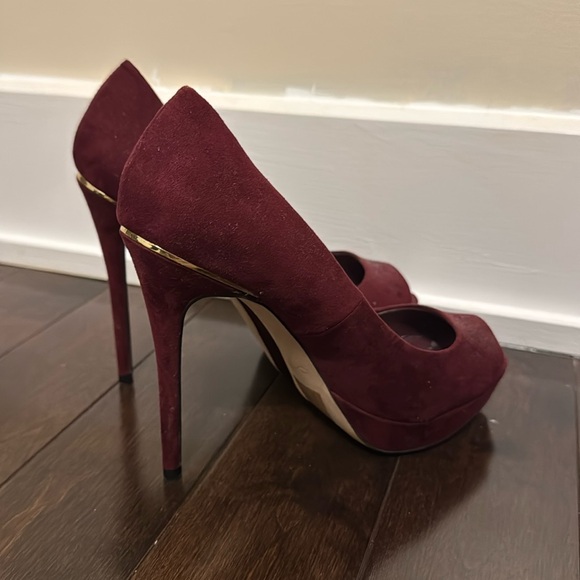 burgundy gold stiletto - Picture 1 of 1